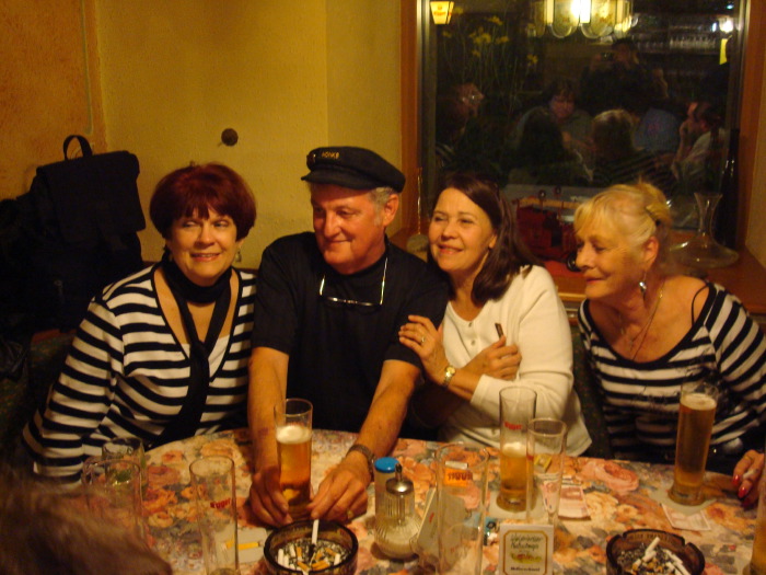 Dave with the Monkettes